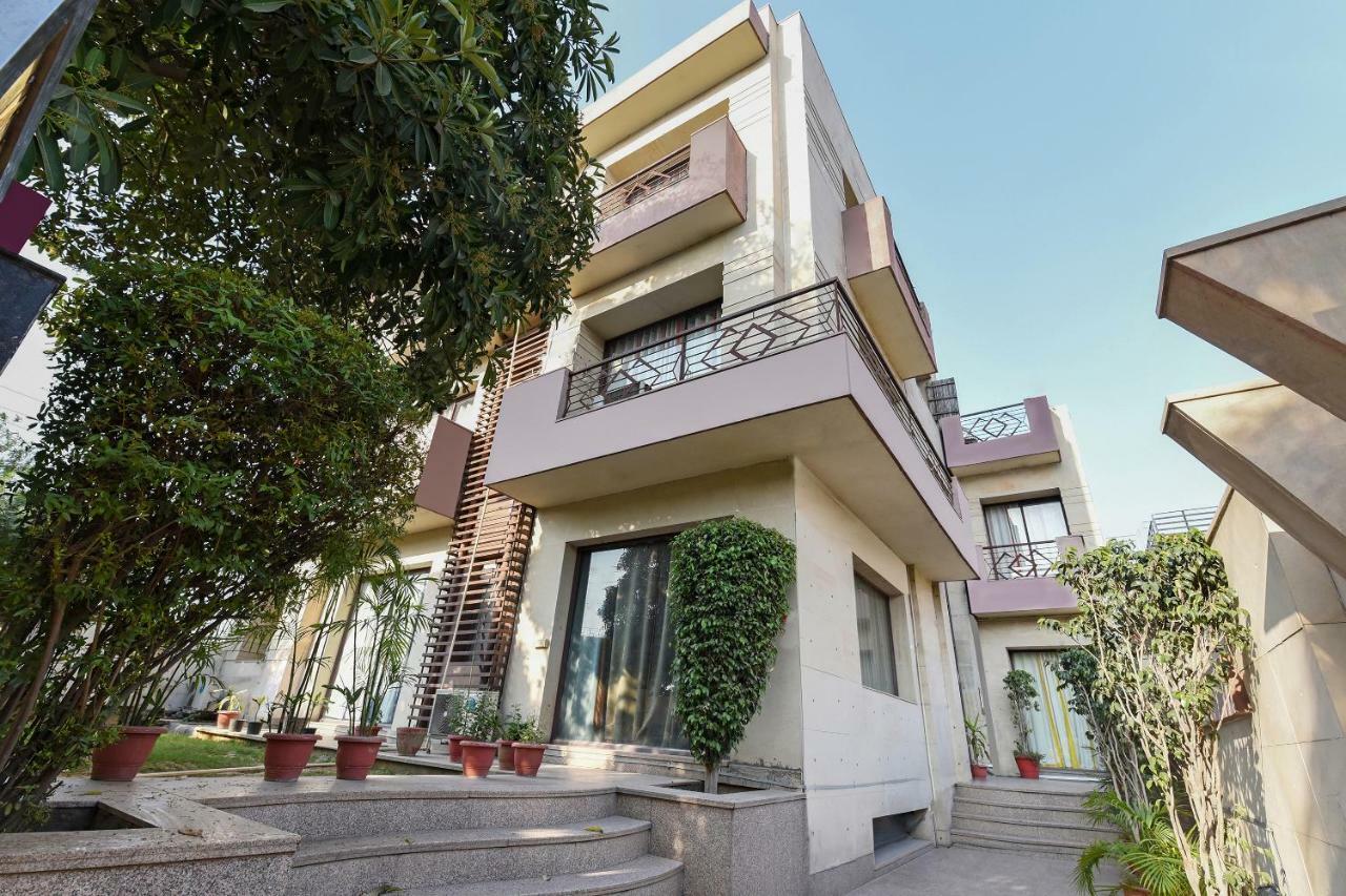 Отель Oyo Flagship 387 Moulsari Avenue Гургаон Экстерьер фото